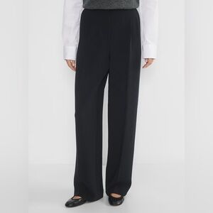 Aritzia Effortless Pant in Black - size 4